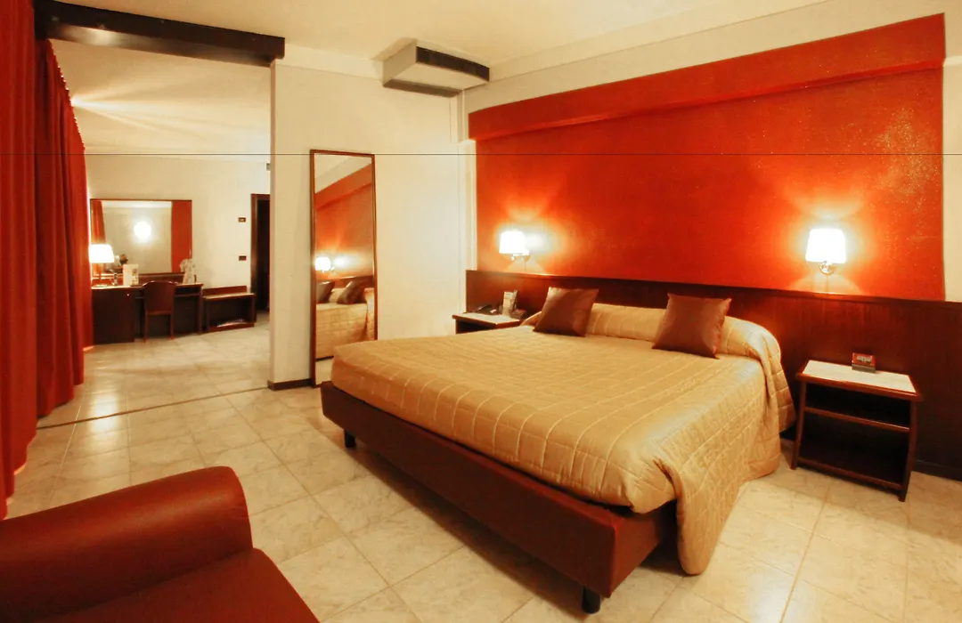 Hotel Forum-1